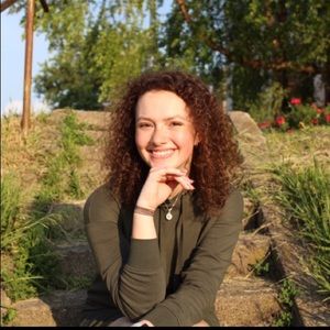 Meet your Posher, Emily